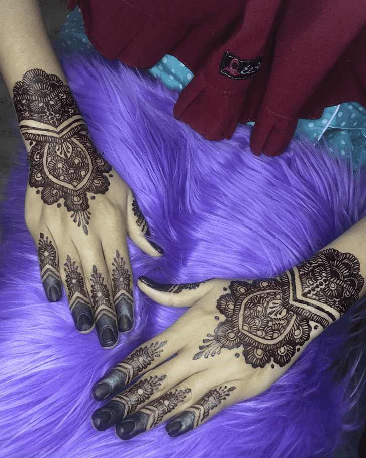 Mesmeric Bengali Henna Design