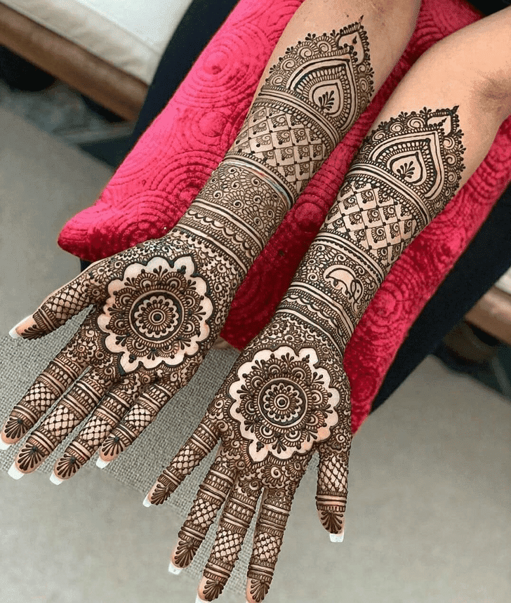 Shapely Bengali Henna Design