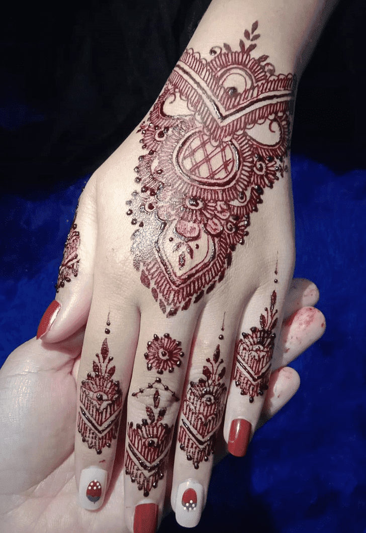 Enticing Bhai Dooj Henna Design