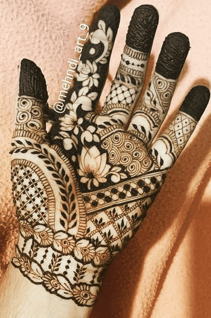 Appealing Bhai Dooj Special Henna Design