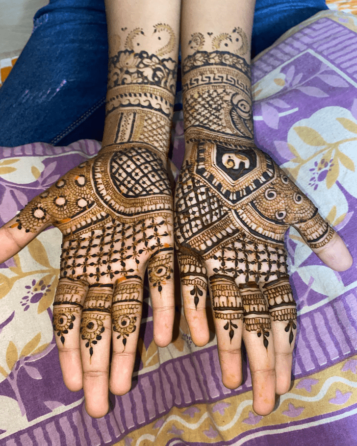 Enticing Bhai Dooj Special Henna Design