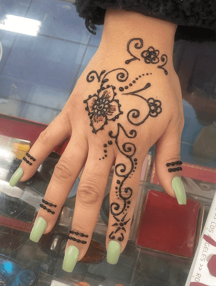 Fetching Bharatpur Henna Design