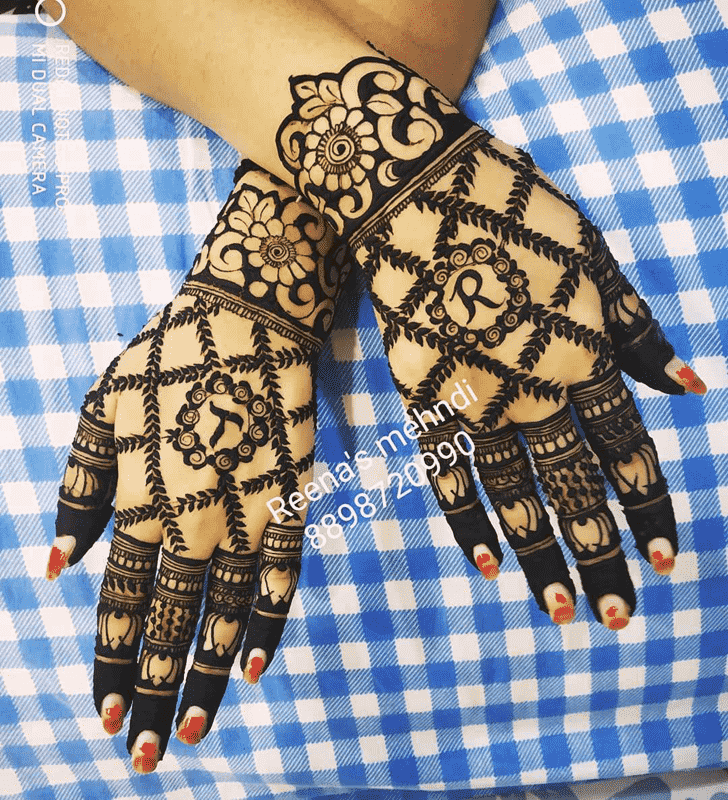 Comely Bhopal Henna Design