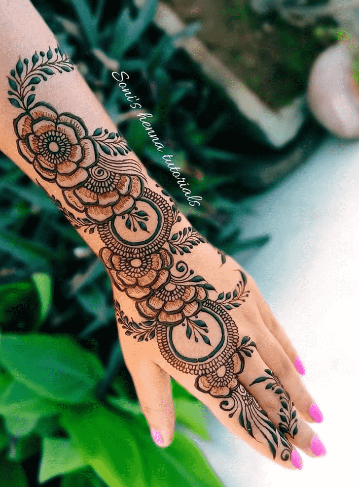 Exquisite Bhubaneswar Henna Design