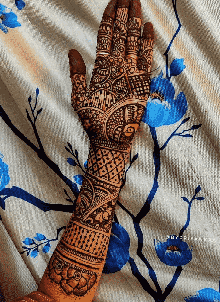 Shapely Bhubaneswar Henna Design