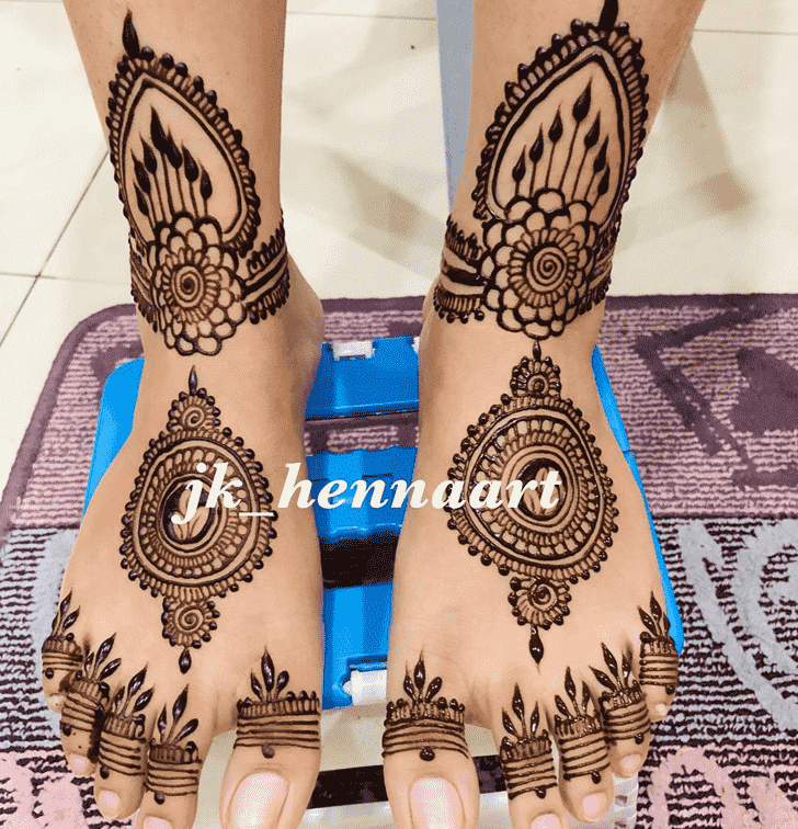 Appealing Bhuj Henna Design