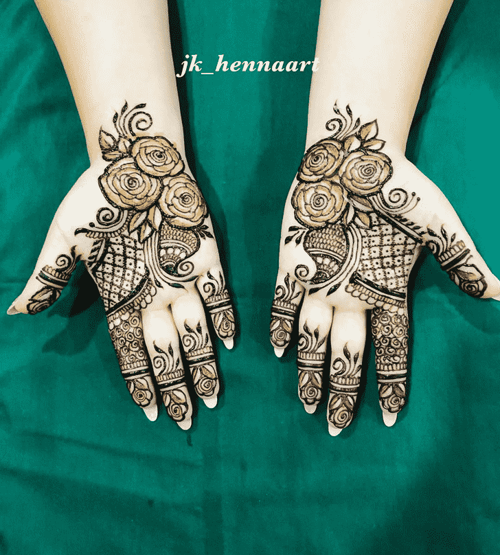 Refined Bhuj Henna Design