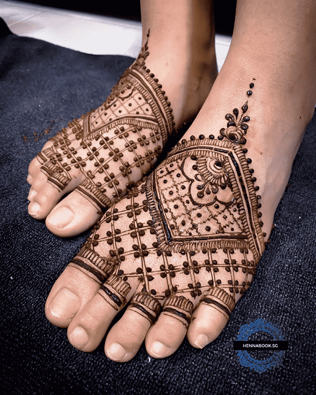 Elegant Biratnagar Henna Design