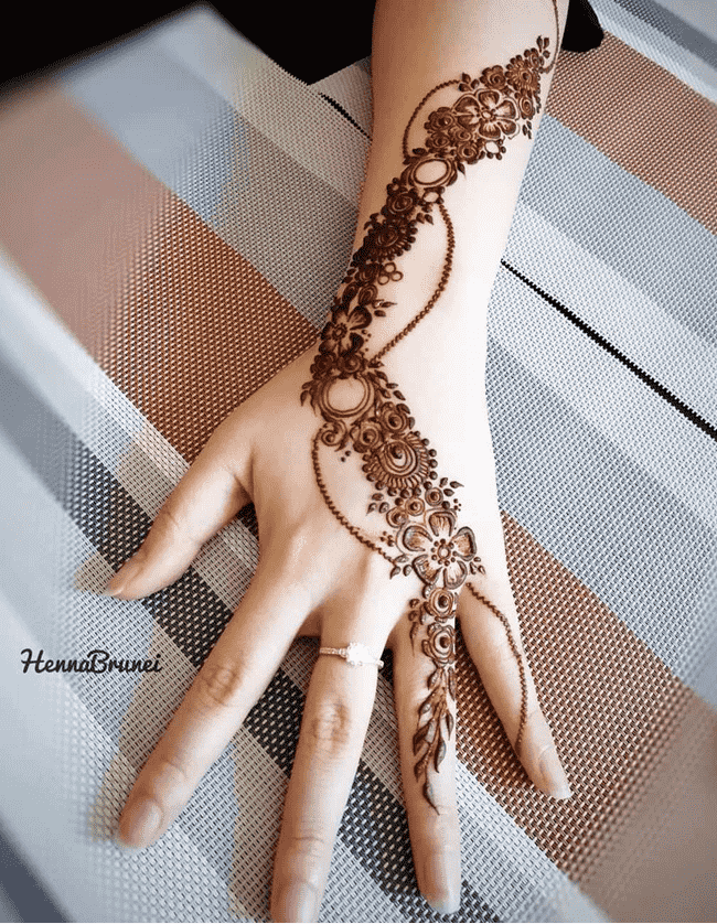 Enticing Biratnagar Henna Design