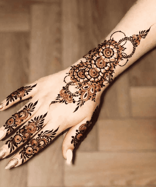 Graceful Biratnagar Henna Design