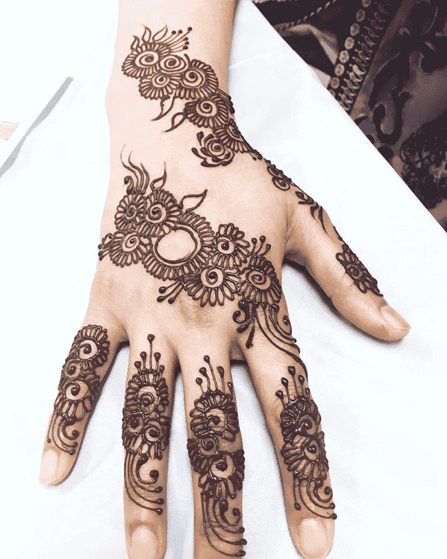 Pleasing Biratnagar Henna Design