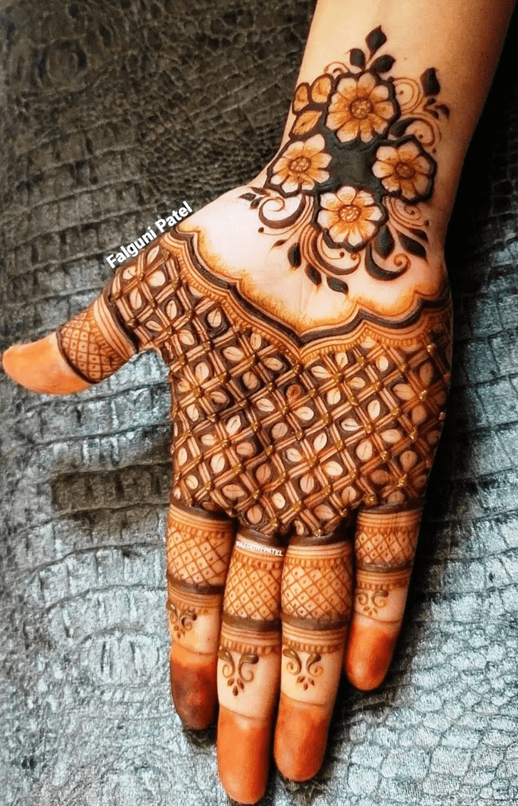 Fetching Birgunj Henna Design