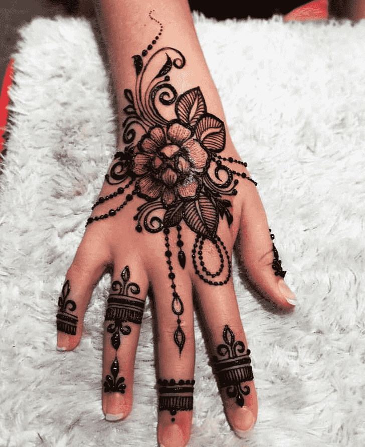 Alluring Black Henna design