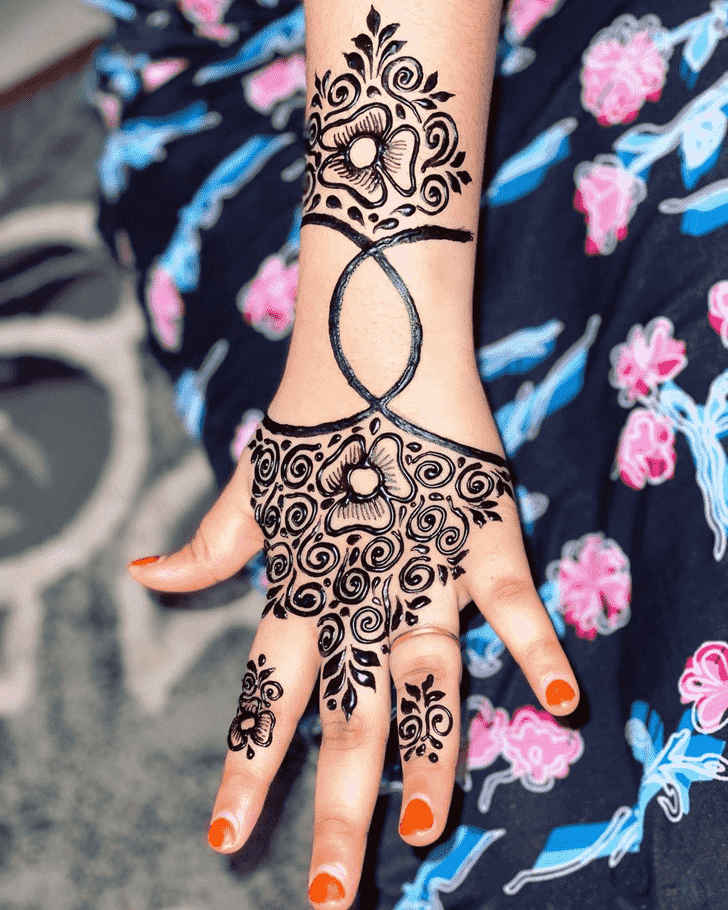 Captivating Black Henna design