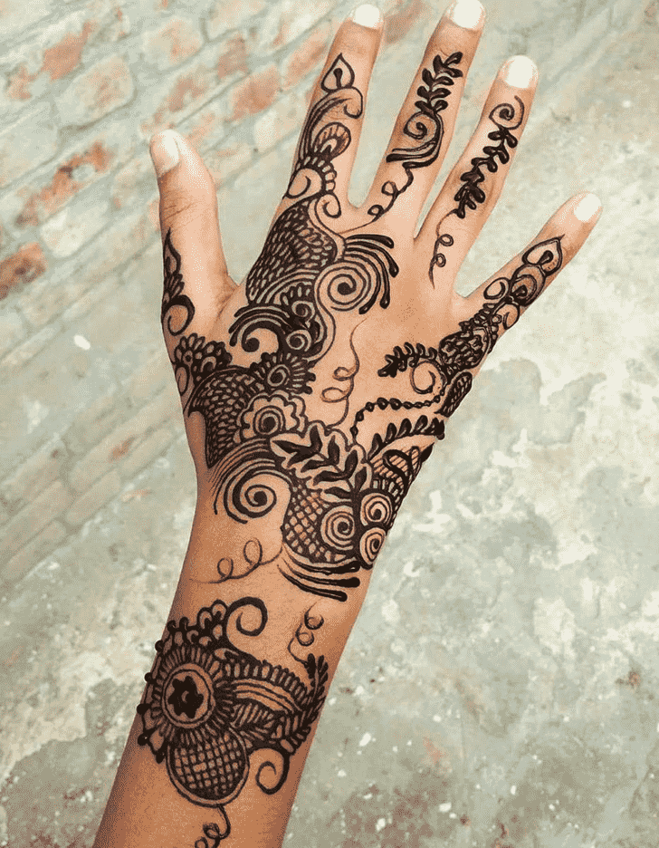 Inviting Black Henna design