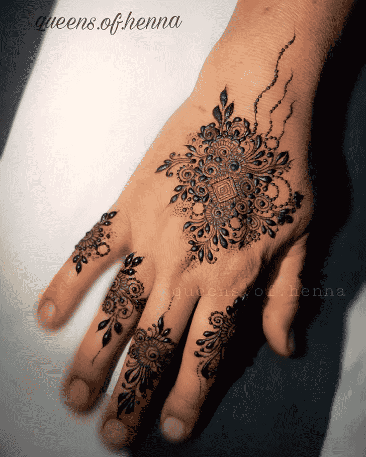 Ravishing Black Henna design