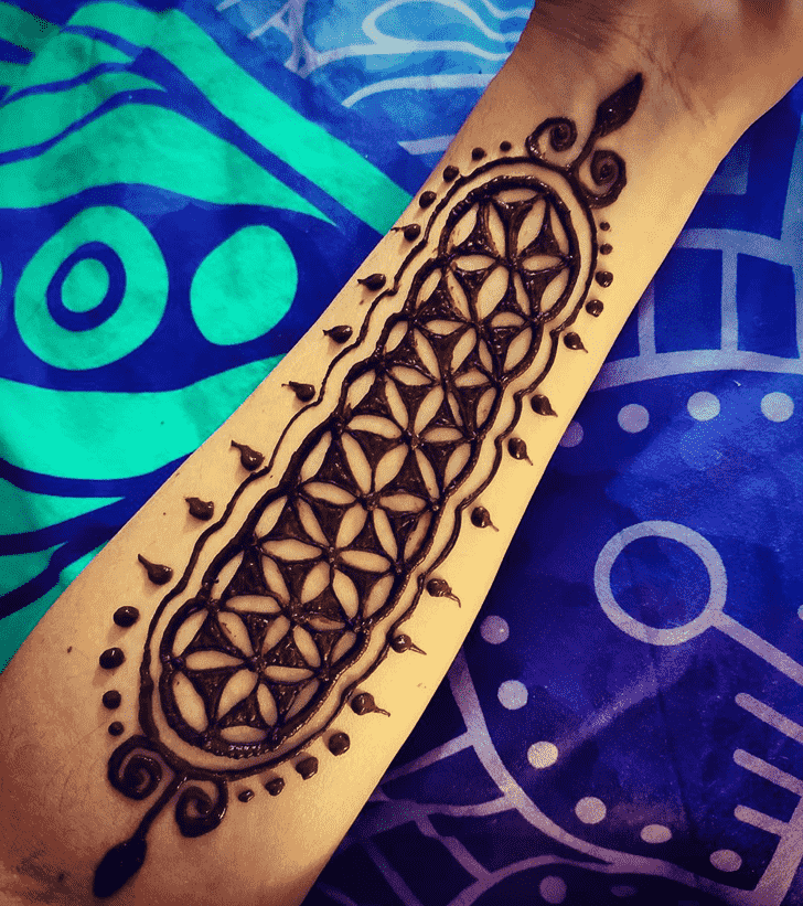Delicate Bogra Henna Design