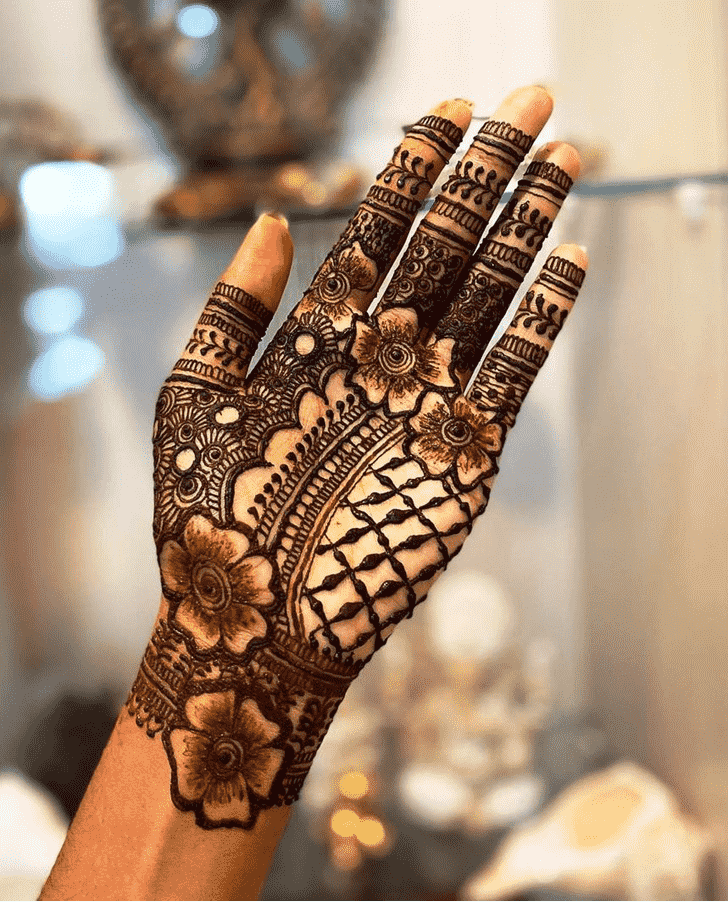 Good Looking Bollywood Henna design