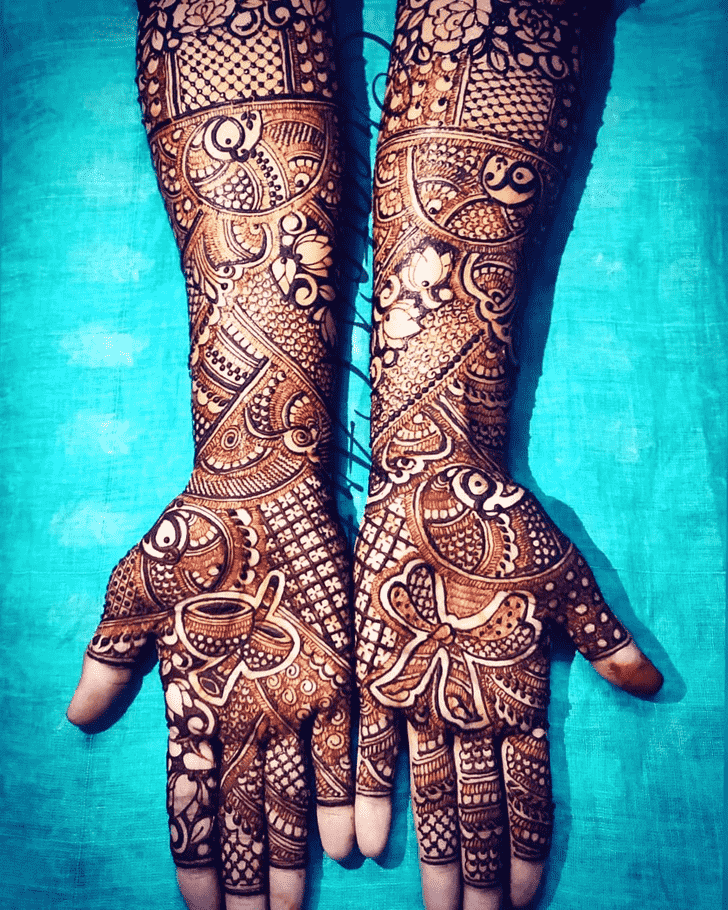 Pleasing Bollywood Henna design