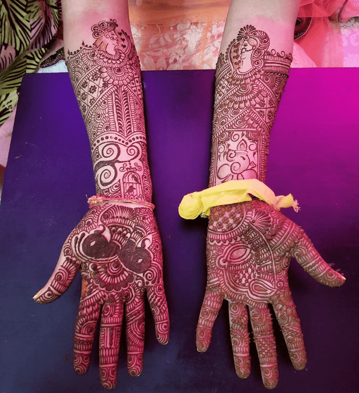 Pleasing Bombay Style Henna Design