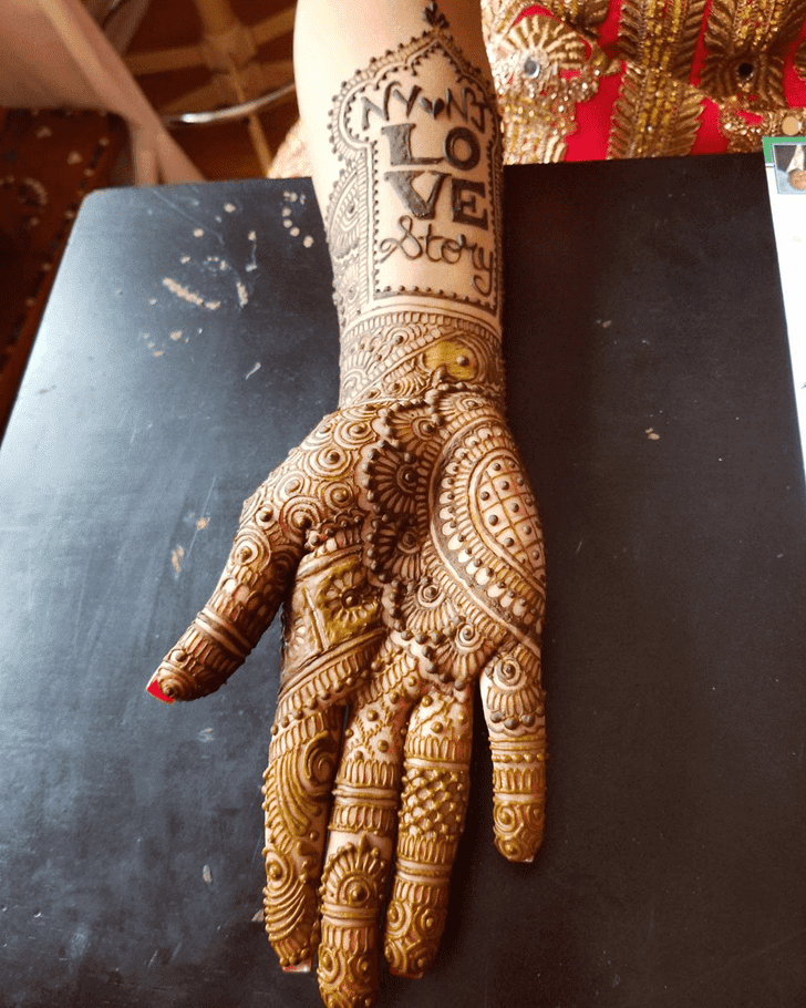 Pretty Bombay Style Henna Design