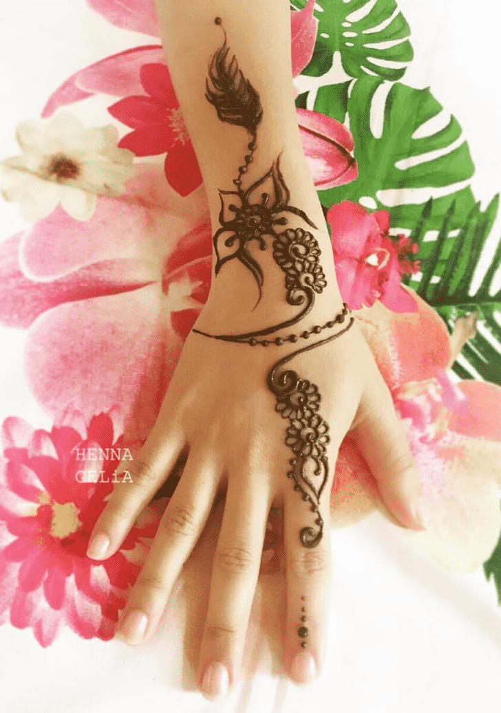 Bewitching Bracelet Henna Design