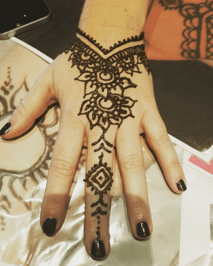 Grand Bracelet Henna Design