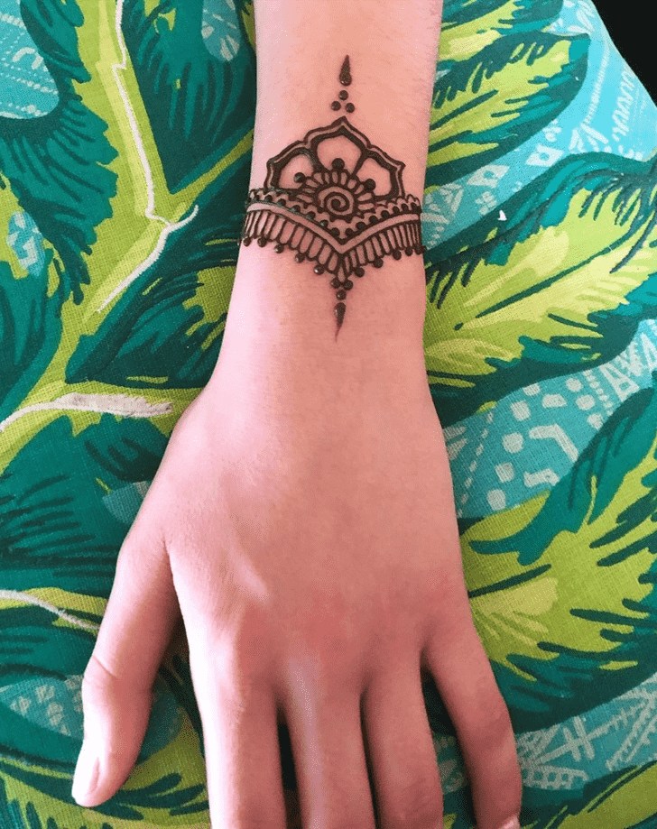 Marvelous Bracelet Henna Design