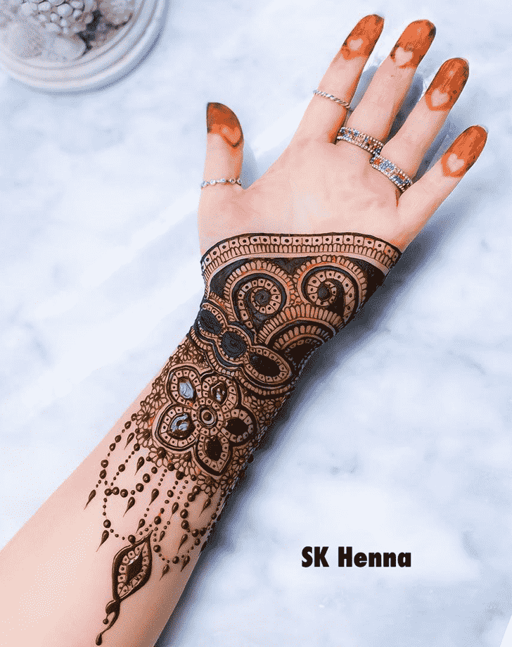 Comely Bridal Henna Design