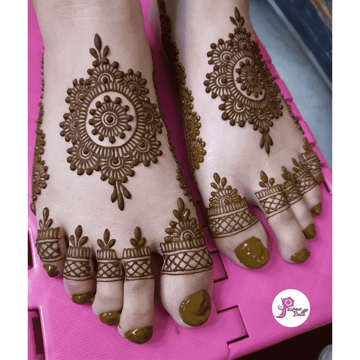 Fascinating Bridal Henna Design