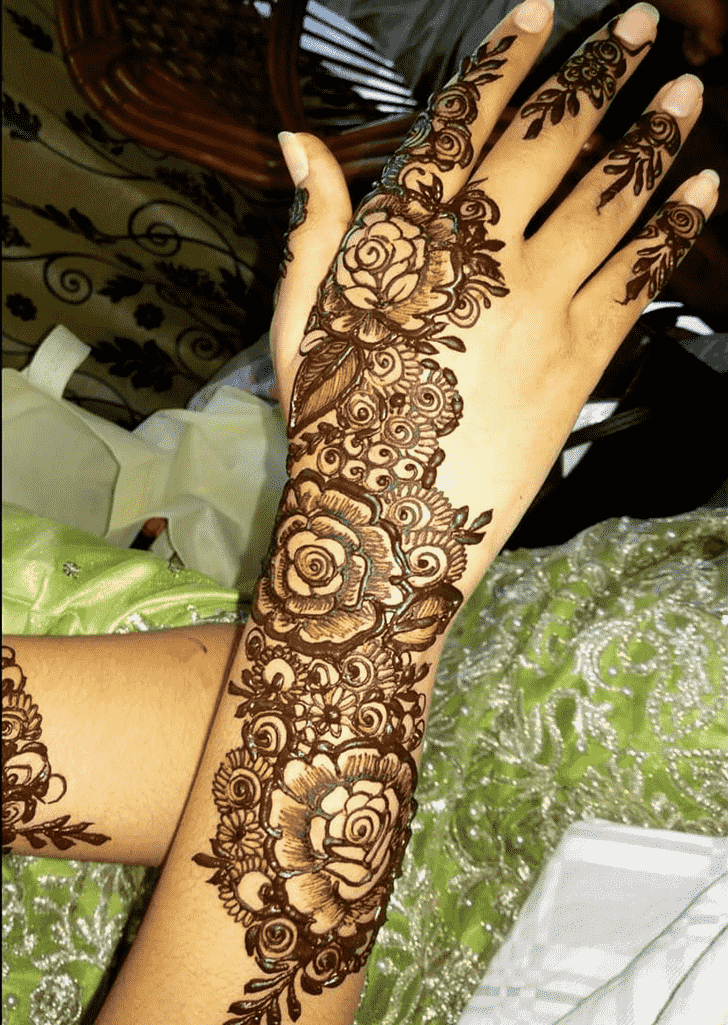 Shapely Bridal Henna Design