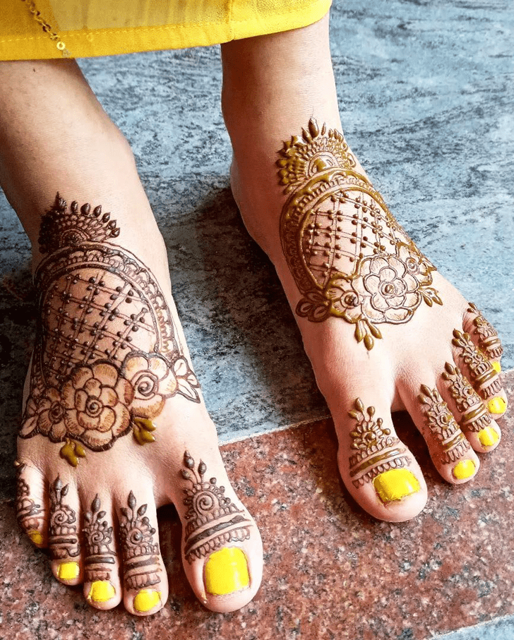 Elegant California Henna Design