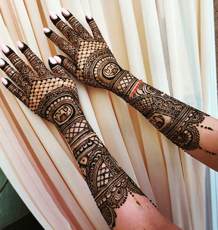 Graceful California Henna Design