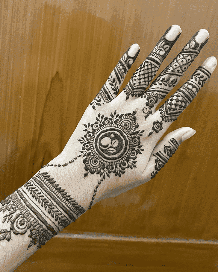Enthralling Canada Henna Design