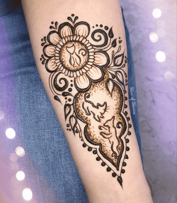 Captivating Cat Henna Design