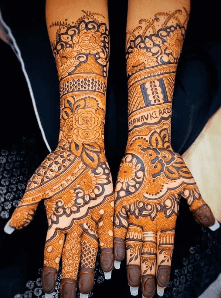 Charming Celebrity Henna Design