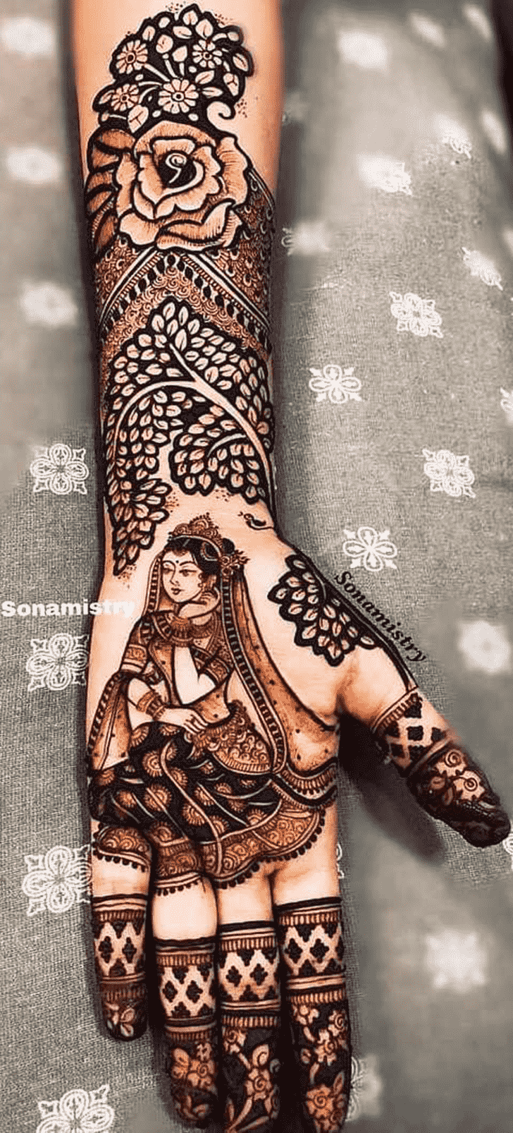 Dazzling Celebrity Henna Design