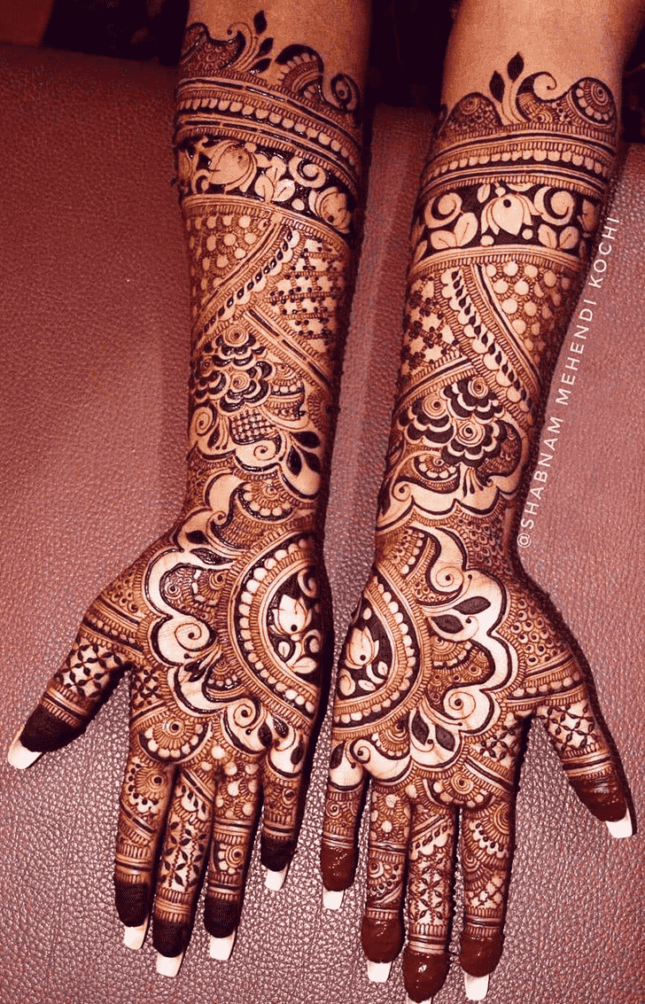 Exquisite Celebrity Henna Design
