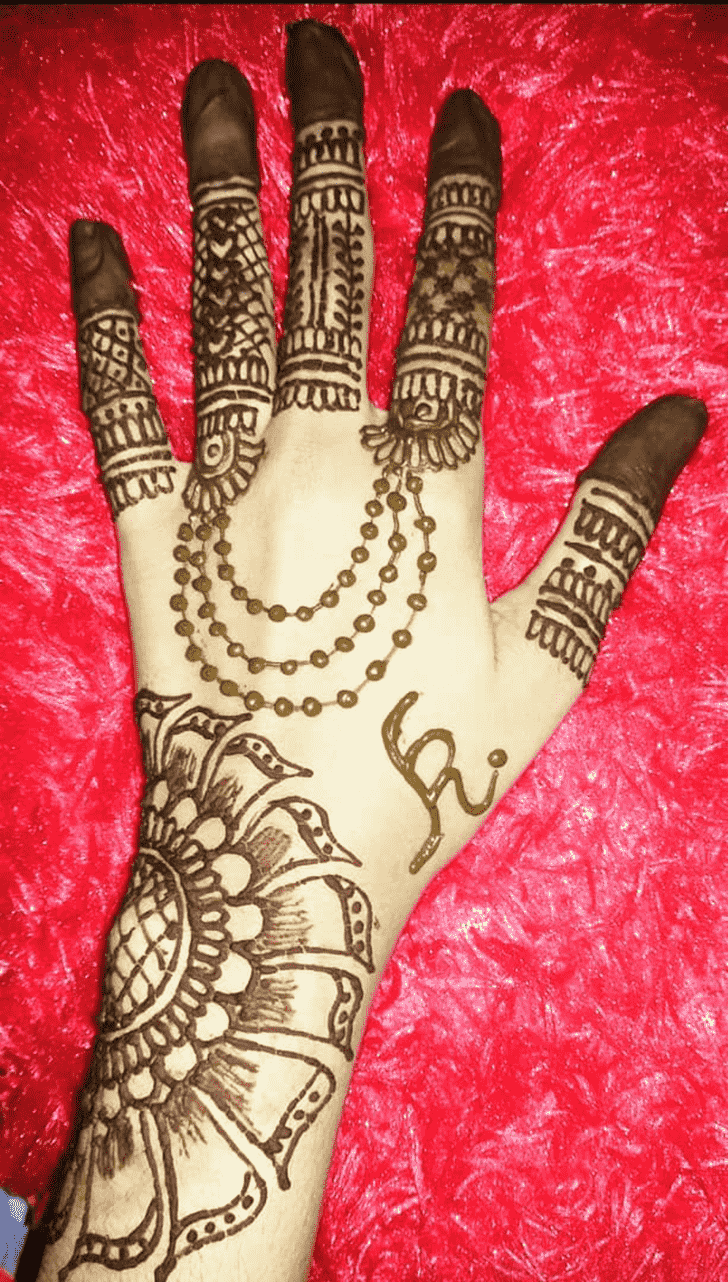 Comely Chain Henna Design