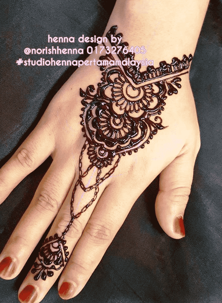 Grand Chain Henna Design