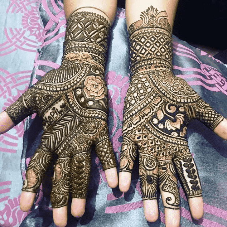 Enthralling Chandigarh Henna Design