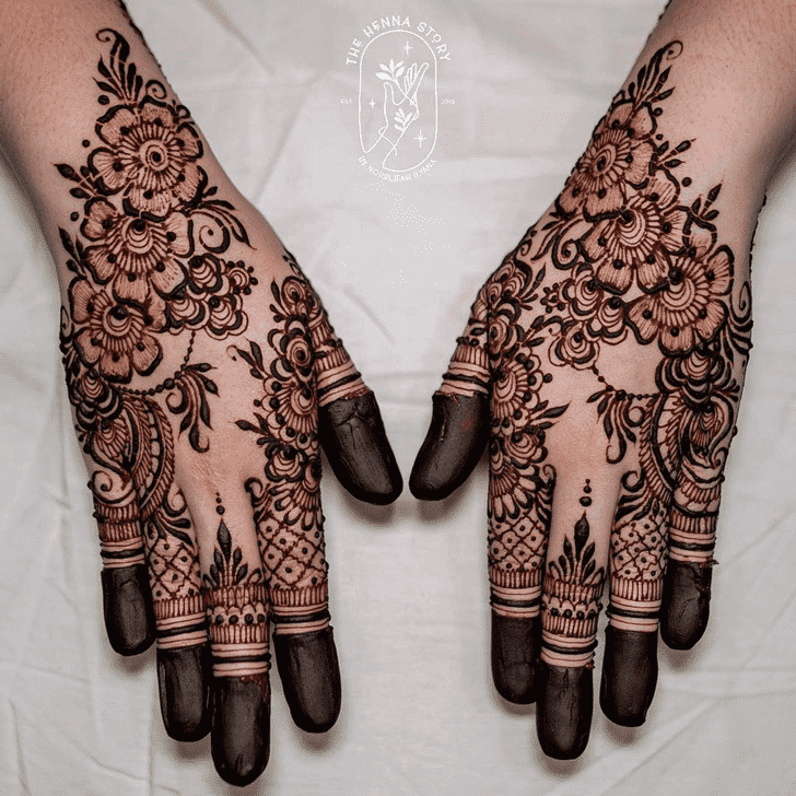 Shapely Chennai Henna Design