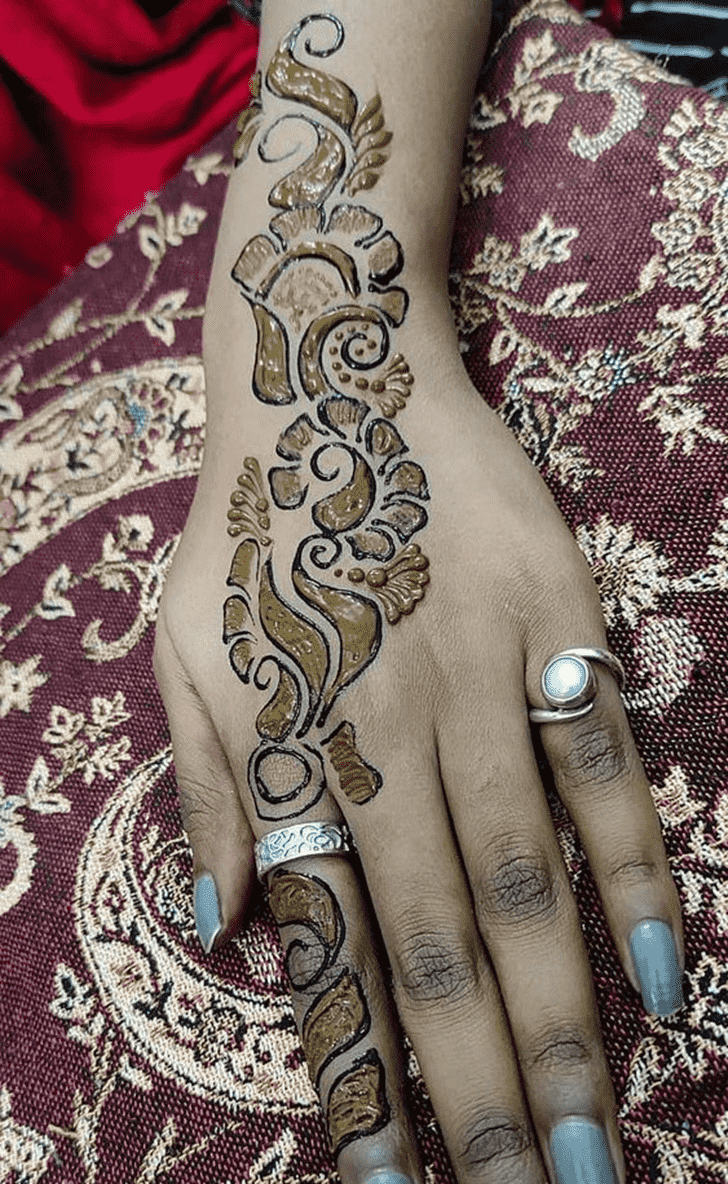 Fascinating Chicago Henna Design