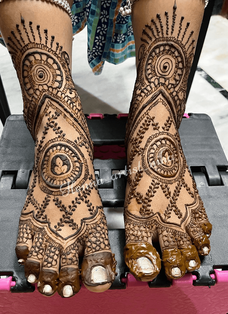 Delicate Chinese Henna Design
