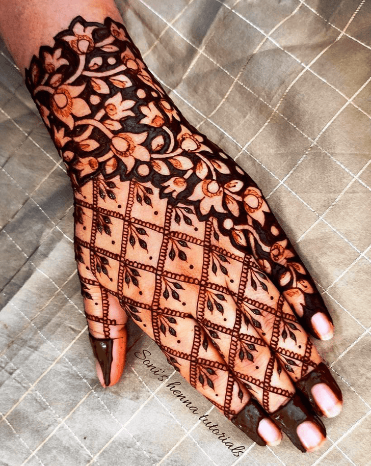 Enticing Chittagong Henna Design