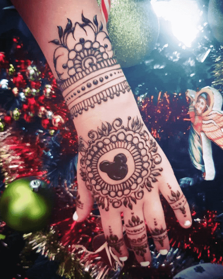 Appealing Christmas Henna Design