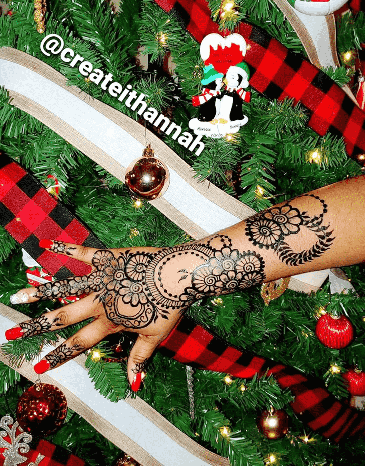 Captivating Christmas Henna Design
