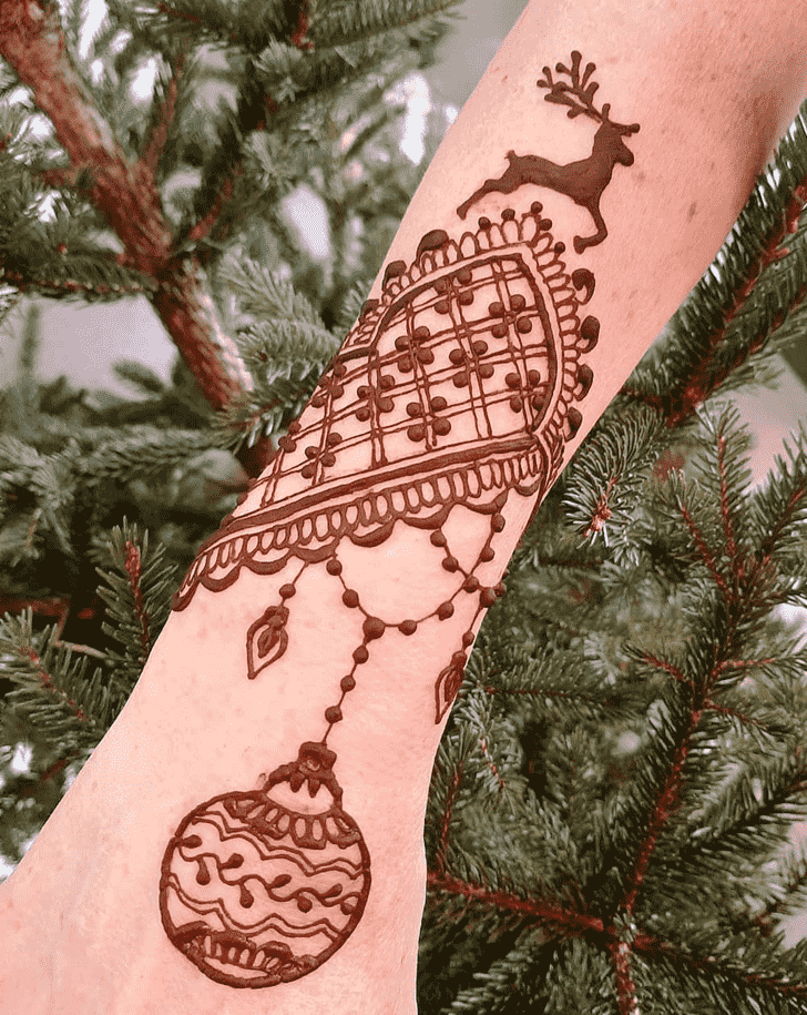 Classy Christmas Henna Design