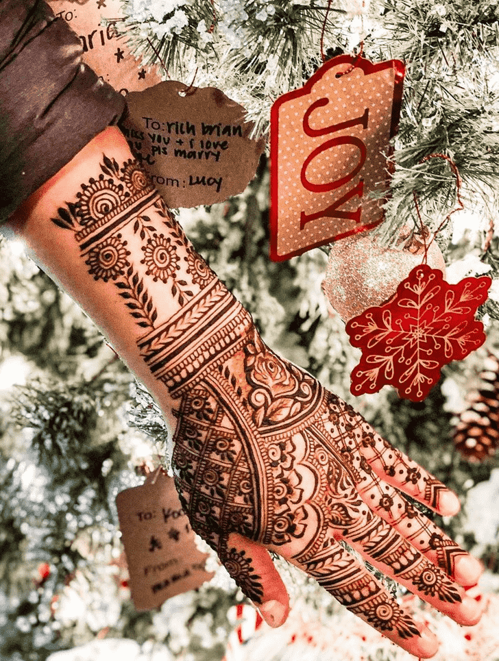 Fine Christmas Henna Design