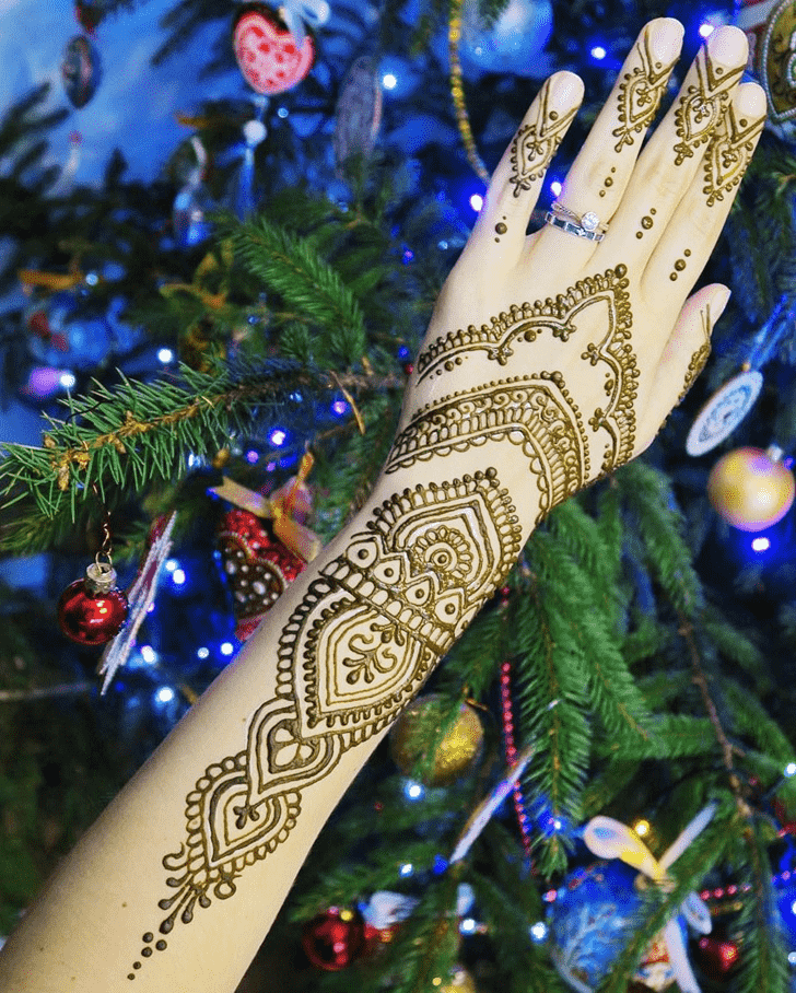 Gorgeous Christmas Henna Design